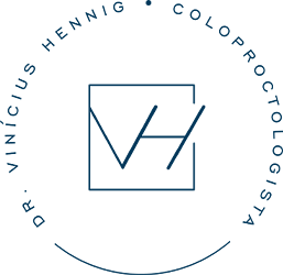 Logo flutuante azul do Dr Vinicius Hennig Médico Coloproctologista